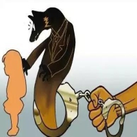 强制猥亵罪北京朝阳涉员工报警刑拘 证据不足取保释放